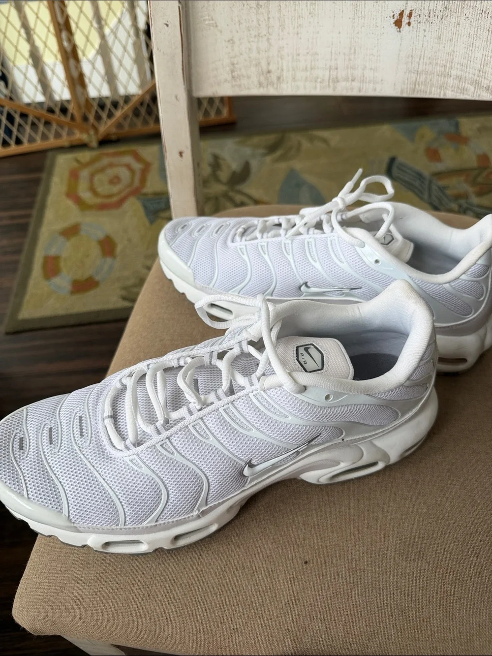 Nike Men's All-White Mesh Trainer Sneaker air max plus tn 10.5